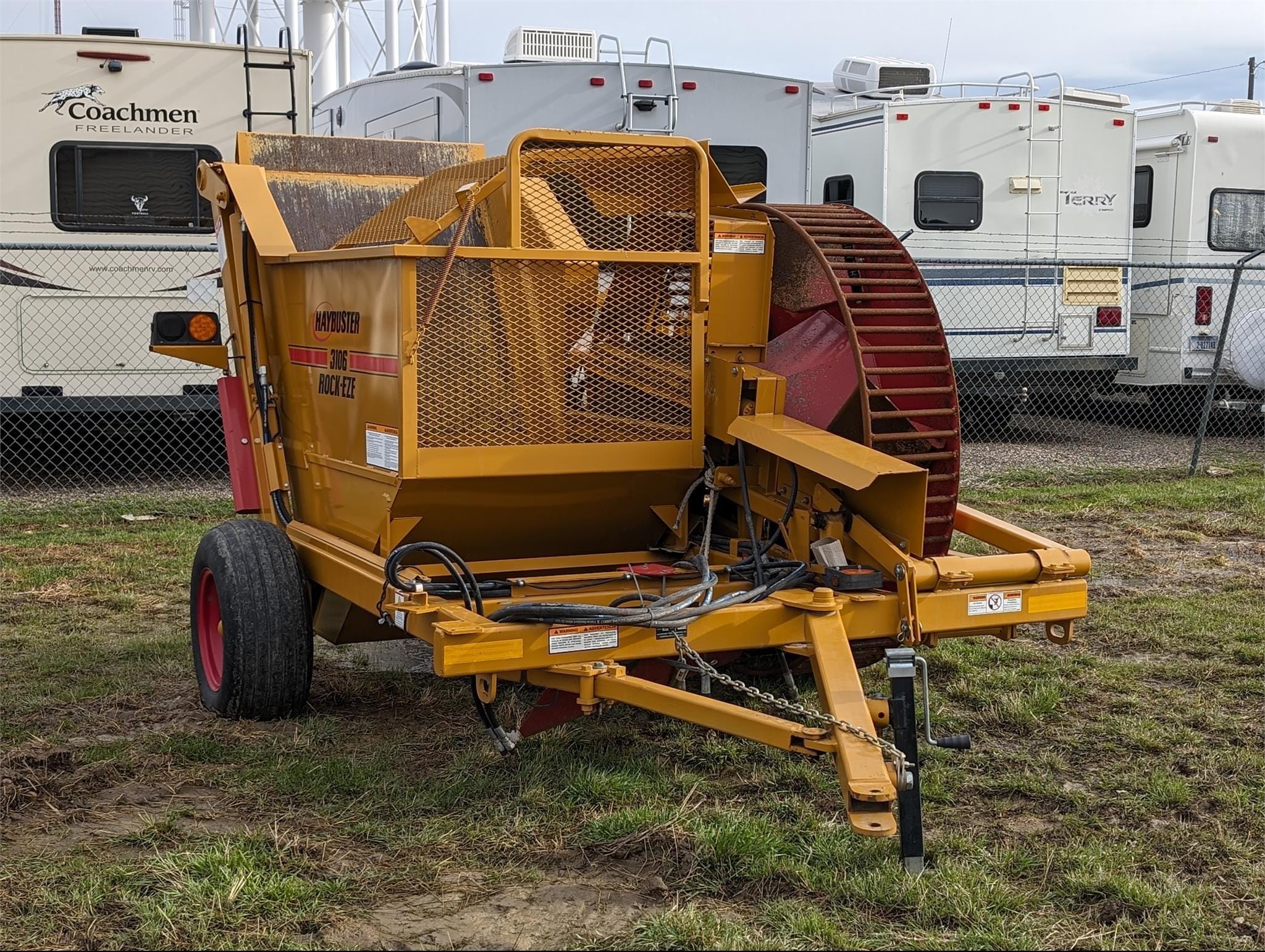 2015 Haybuster 3106 Rock EZE Equipment Image0