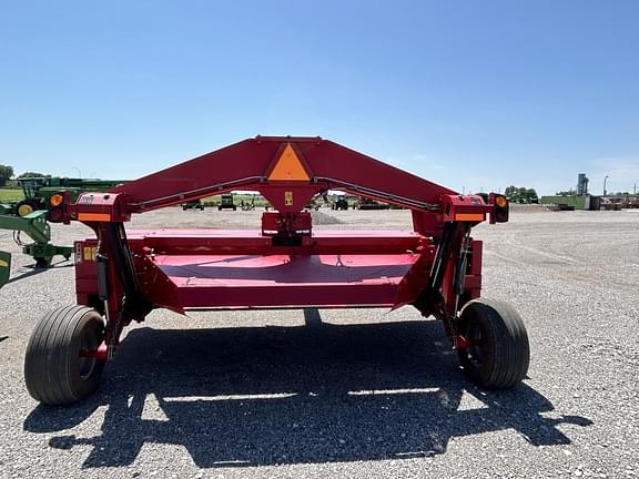 Image of Massey Ferguson 1383 equipment image 2