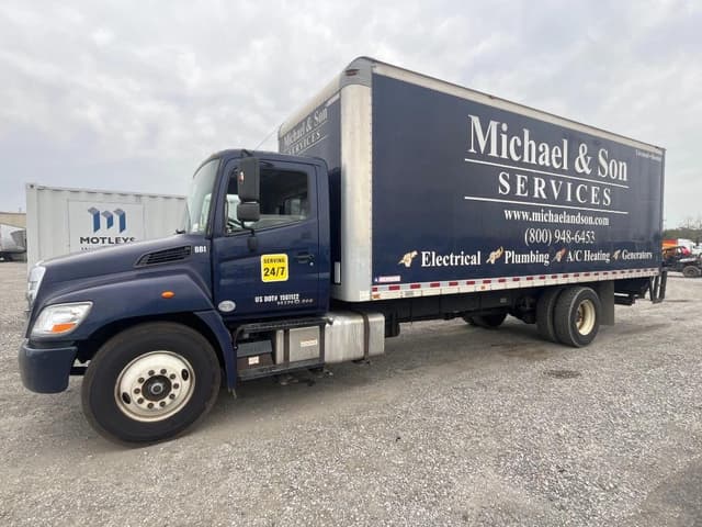 Image of Hino 268 equipment image 3