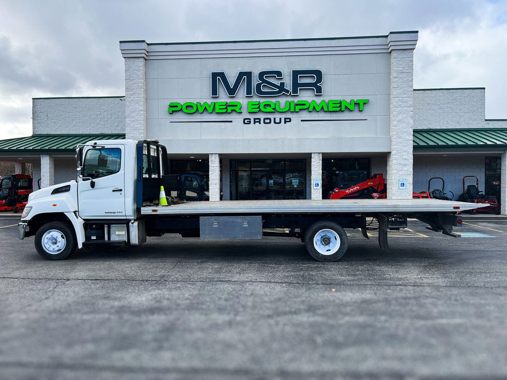 2015 Hino 258 Equipment Image0