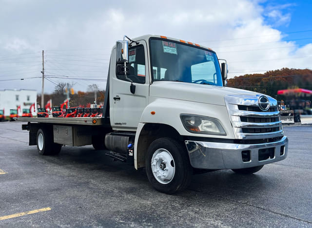 Image of Hino 258 equipment image 4