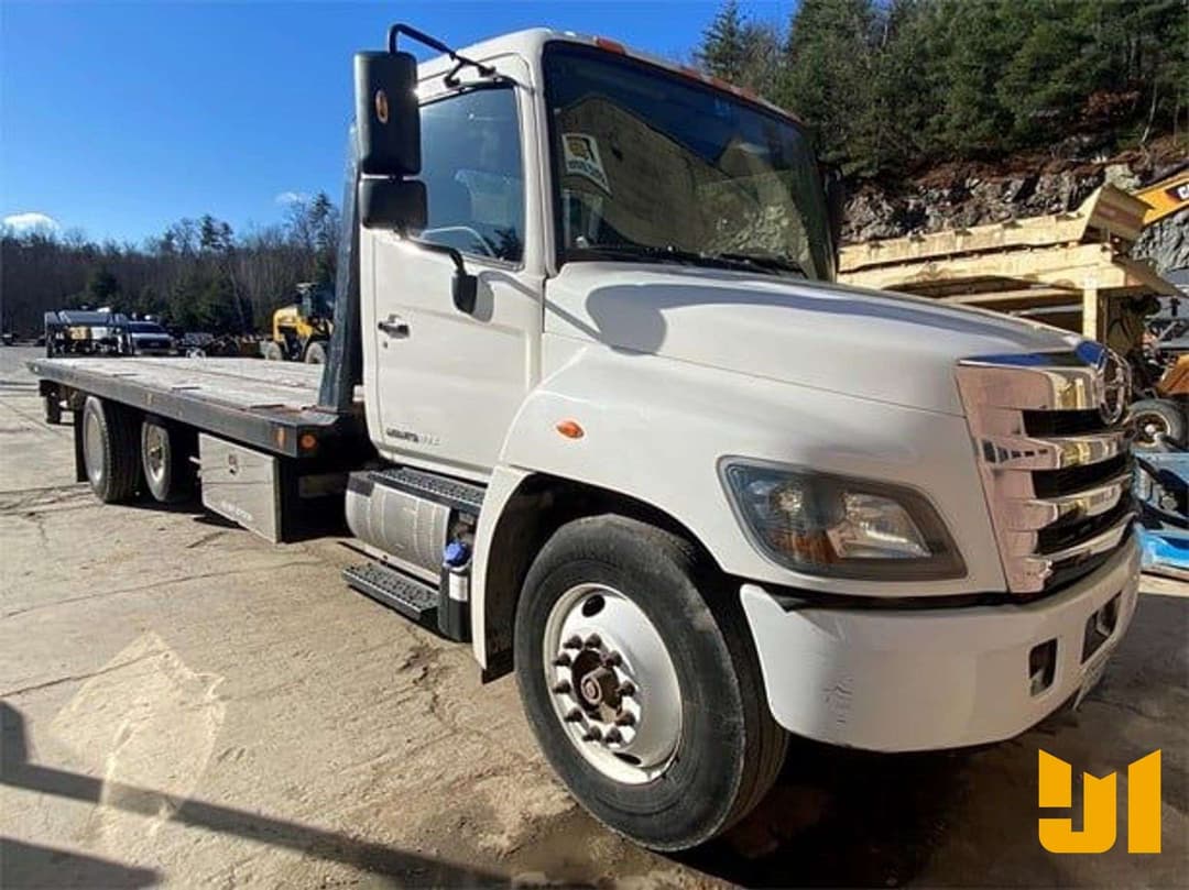 Image of Hino 338 Image 1