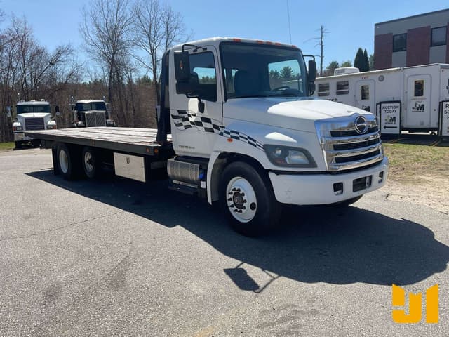 Image of Hino 338 equipment image 2