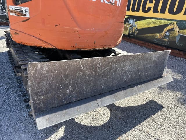 Image of Hitachi ZX135US-5N equipment image 2