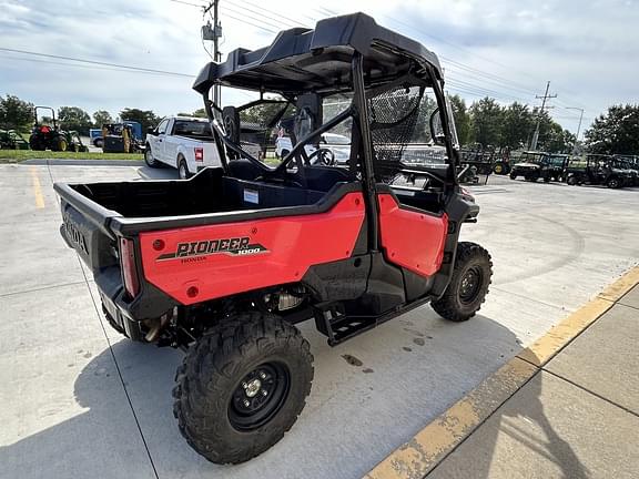 Image of Honda Pioneer 1000 equipment image 2