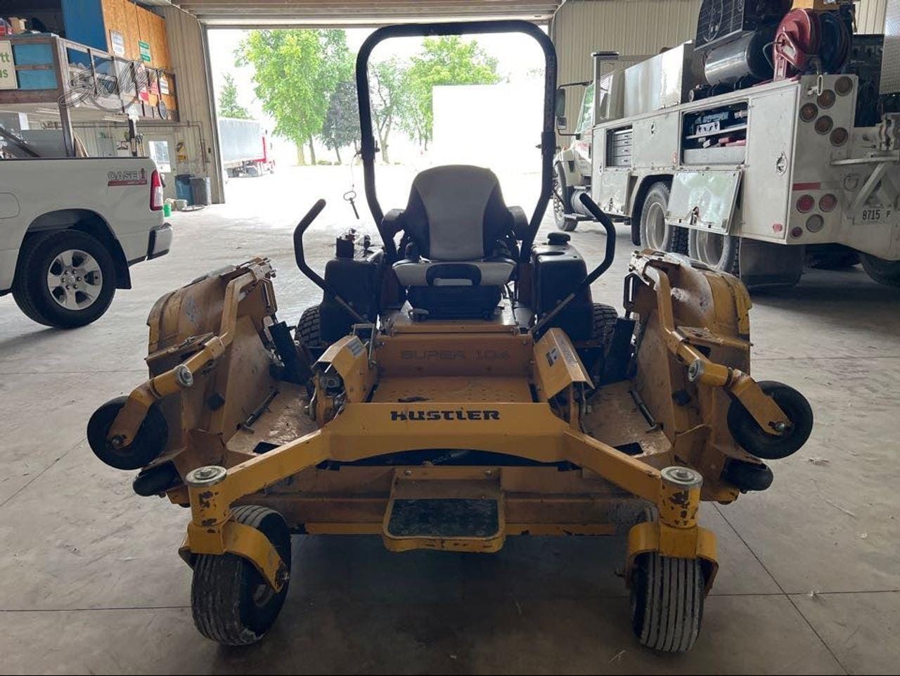 2015 Hustler Super 104 Equipment Image0