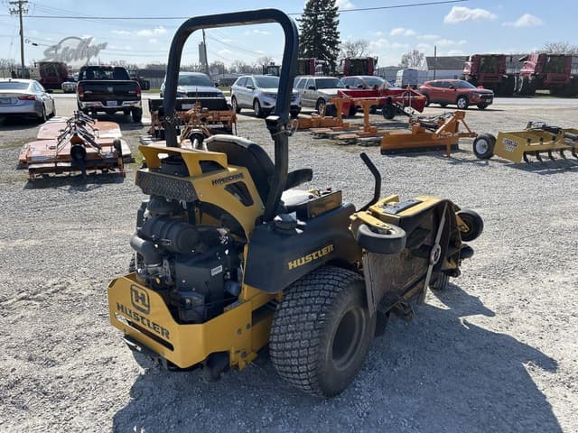 Image of Hustler Super 104 equipment image 2