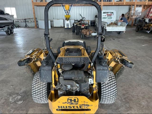 Image of Hustler Super 104 equipment image 3