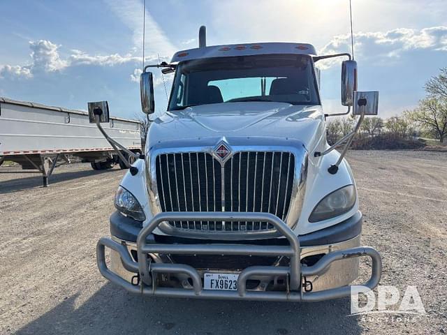 Image of International ProStar Plus 122 equipment image 2