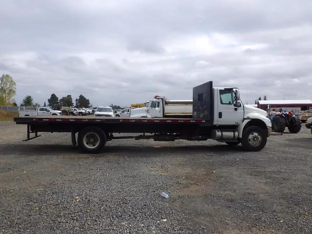 Image of International 4300 equipment image 2