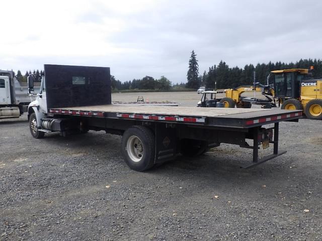 Image of International 4300 equipment image 4