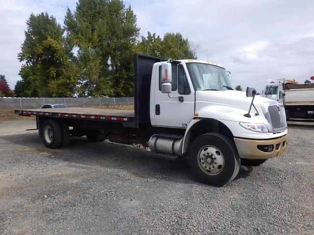 Image of International 4300 equipment image 1