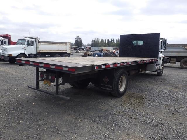 Image of International 4300 equipment image 3