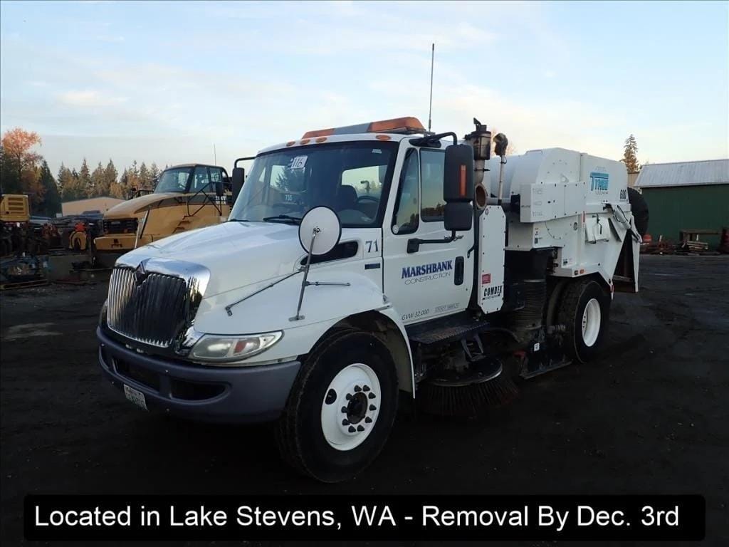 2015 International 4300 Equipment Image0