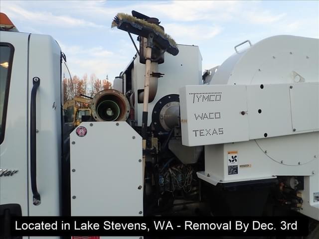 Image of International 4300 equipment image 1