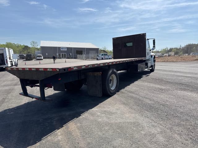 Image of International 4300 equipment image 3