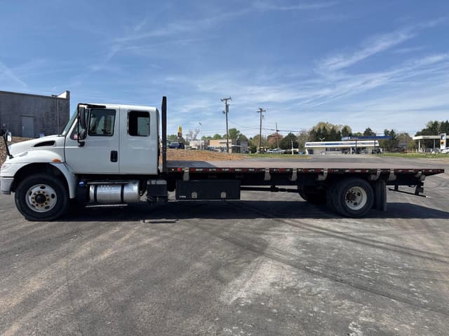 Image of International 4300 equipment image 1