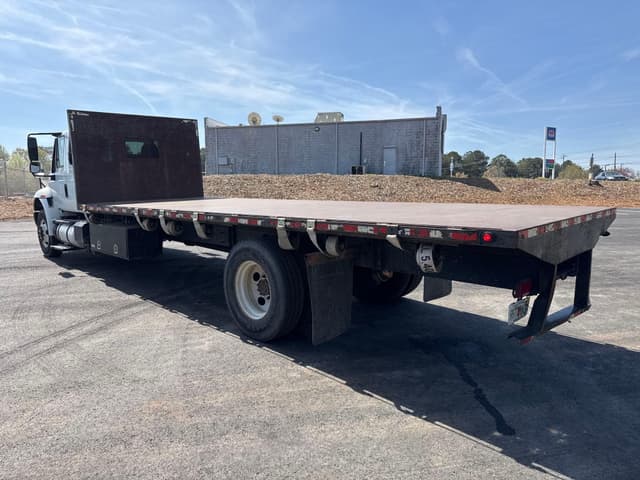 Image of International 4300 equipment image 2