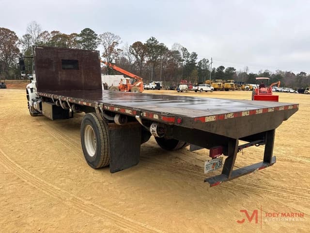 Image of International 4300 equipment image 2