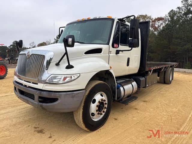 Image of International 4300 equipment image 3