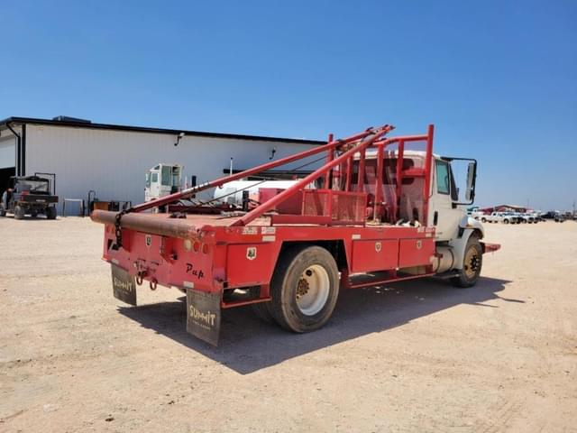 Image of International 4300 equipment image 4
