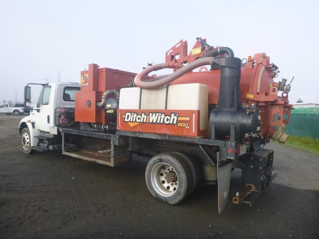 Image of International 4300 equipment image 3