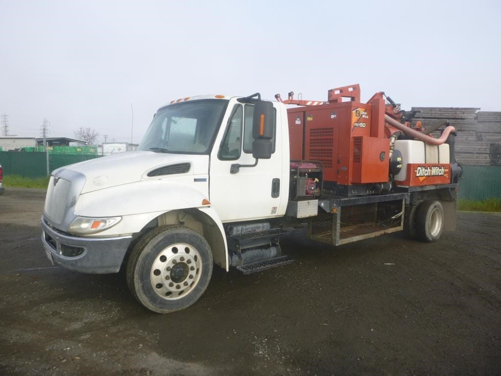 2015 International 4300 Equipment Image0
