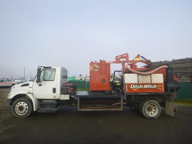 Image of International 4300 equipment image 4