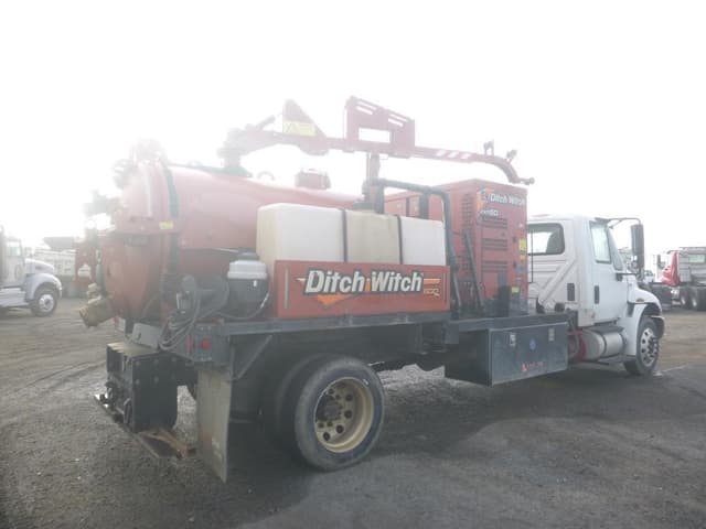 Image of International 4300 equipment image 2