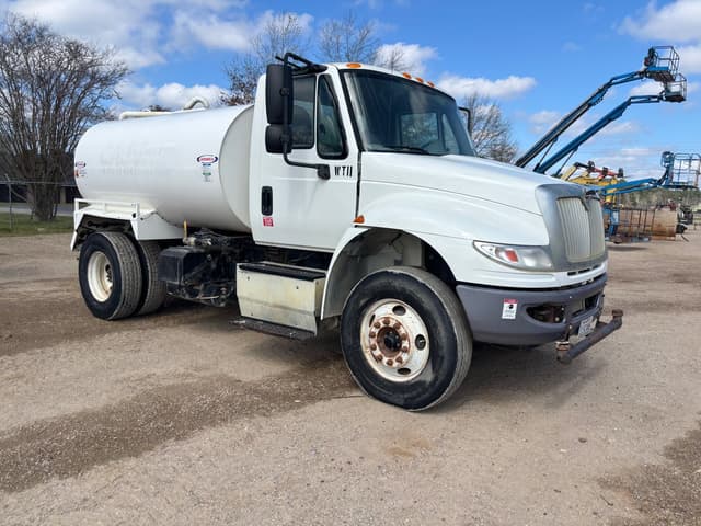 Image of International 4300 equipment image 1