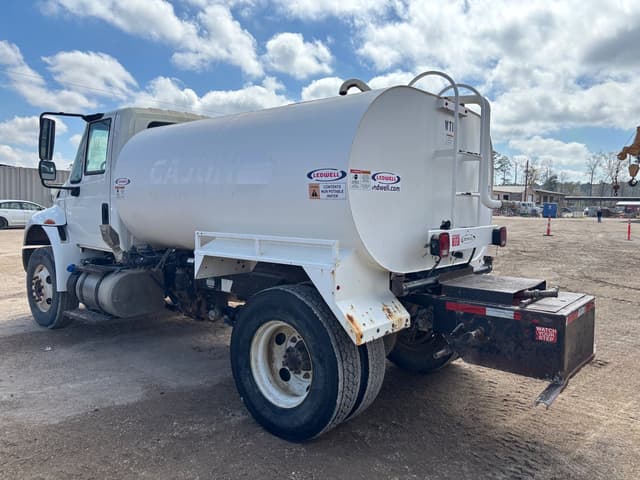 Image of International 4300 equipment image 3