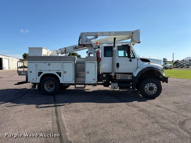 Image of International 7400 equipment image 3