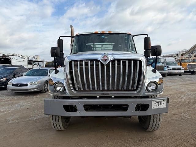 Image of International 7400 SFA equipment image 4