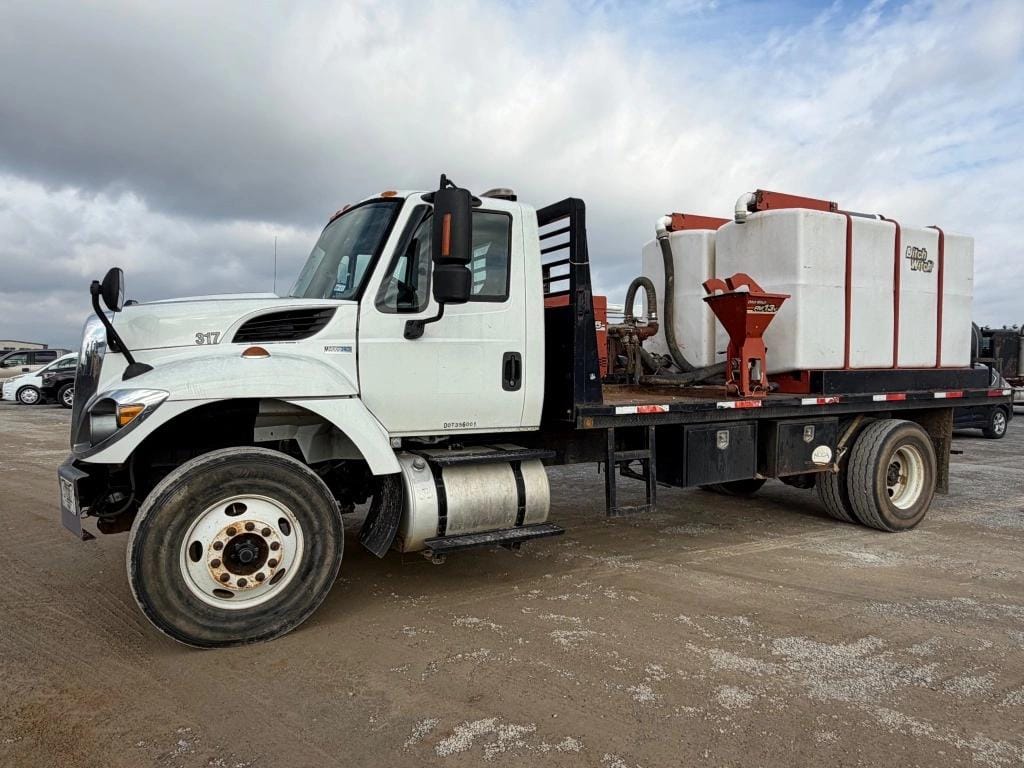 2015 International 7400 SFA Equipment Image0