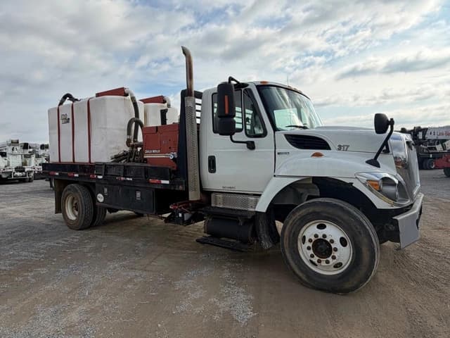 Image of International 7400 SFA equipment image 1