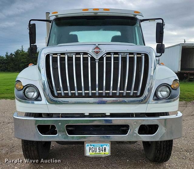 Image of International 7500 equipment image 1