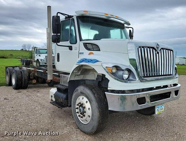 Image of International 7500 equipment image 2