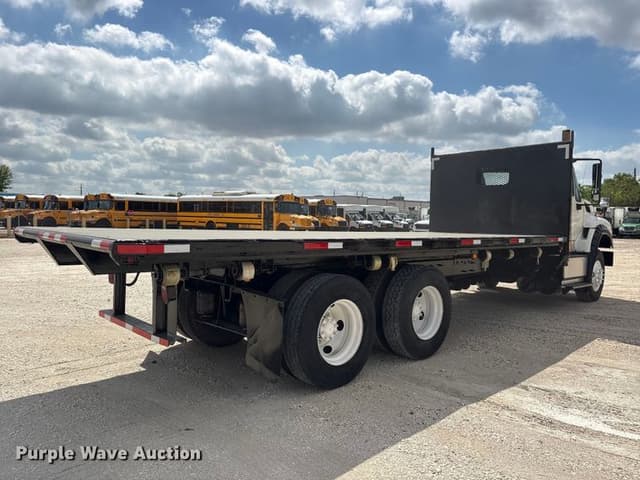 Image of International 7600 equipment image 4