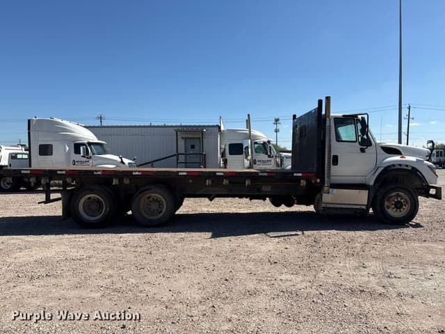 Image of International 7600 equipment image 3