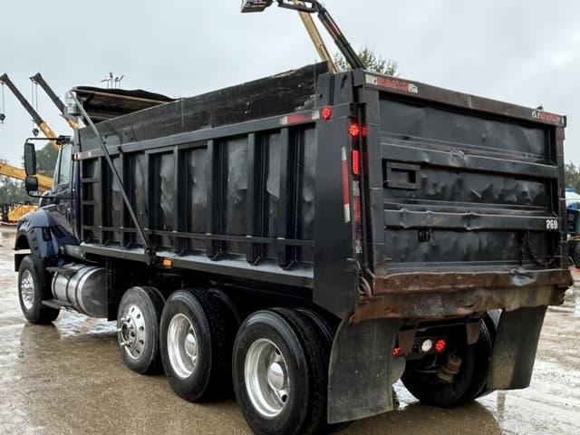 Image of International 7600 equipment image 2