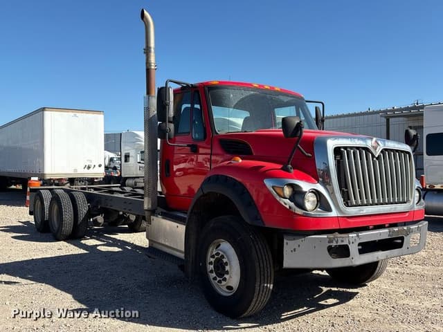 Image of International 7600 equipment image 2