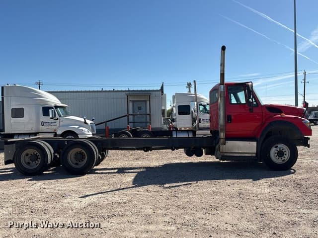 Image of International 7600 equipment image 3