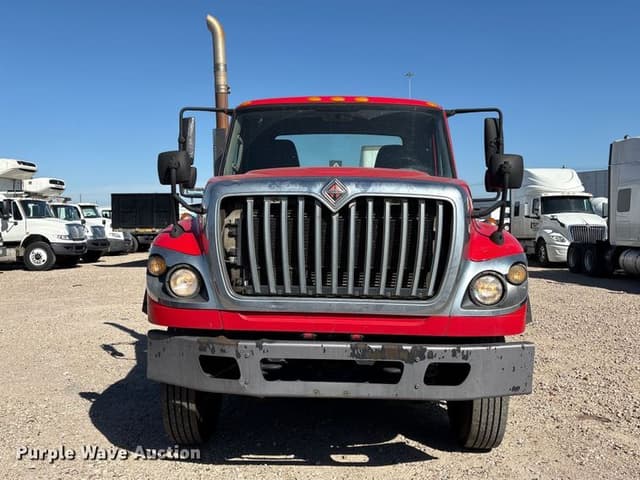 Image of International 7600 equipment image 1