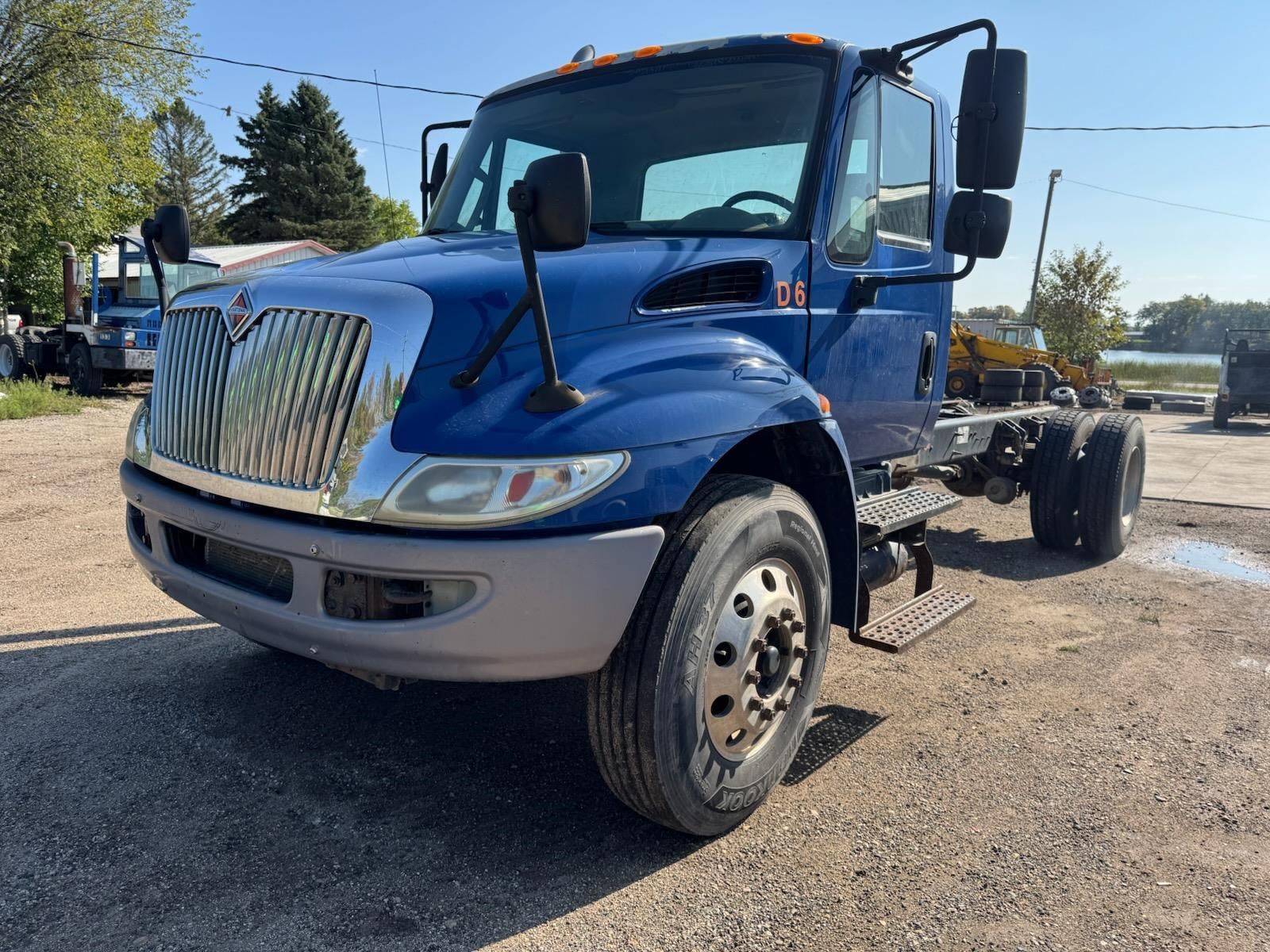 2015 International 4300 Equipment Image0