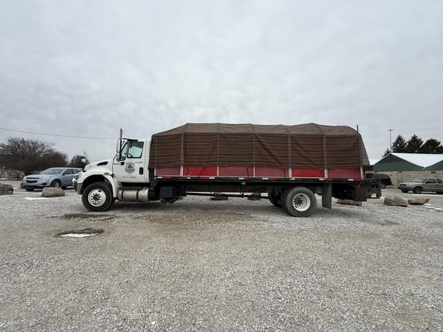 Image of International Durastar 4300 equipment image 1