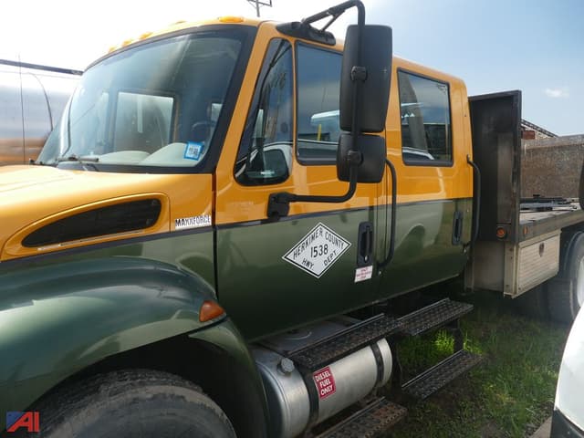 Image of International Durastar 4300 equipment image 2