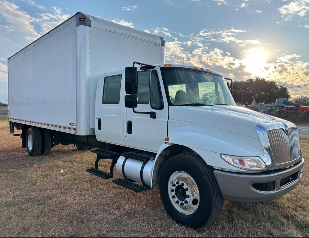 Image of International Durastar 4300 Image 1