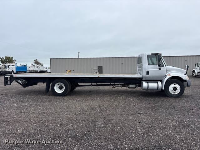 Image of International Durastar 4300 equipment image 3