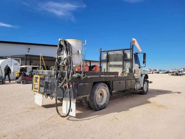 Image of International Durastar 4300 equipment image 4