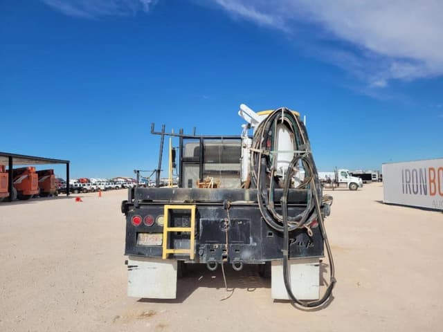 Image of International Durastar 4300 equipment image 3